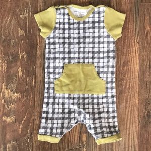 Petunia Pickle Bottom 6-9 month romper